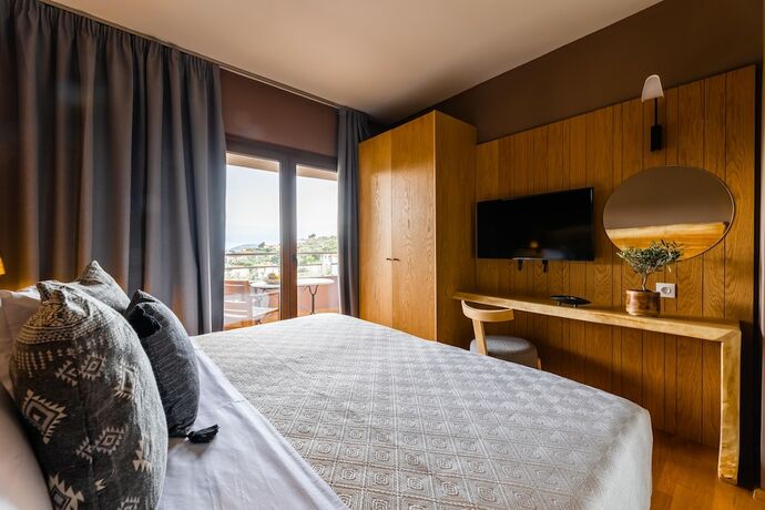 Imagen general del Hotel Avaton Suites and Villa Philian Collection. Foto 10