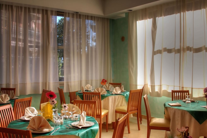 Imagen del bar/restaurante del Hotel Ave, Chianciano Terme. Foto 2