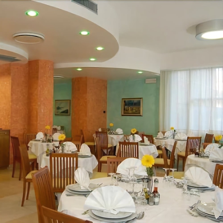 Imagen del bar/restaurante del Hotel Ave, Chianciano Terme. Foto 4