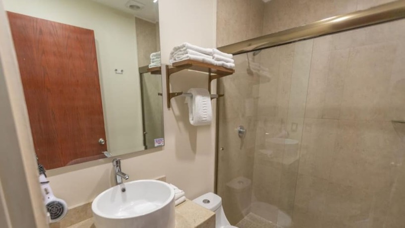 Imagen de la habitación del Hotel Ave Inn. Foto 9