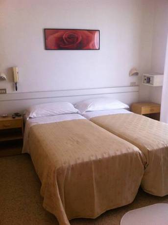 Imagen de la habitación del Hotel Ave, Rimini. Foto 4