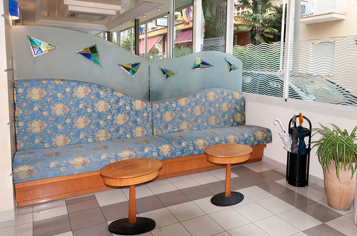 Imagen de los interiores del Hotel Ave, Rimini. Foto 9