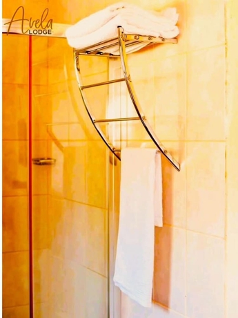 Imagen de la habitación del Hotel Avela Lodge. Foto 10
