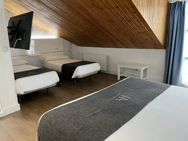 Imagen de la habitación del Hotel Avelina, Cangas de Onis. Foto 17