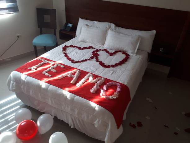Imagen de la habitación del Hotel Avell&aacute;n. Foto 14