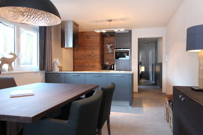 Imagen de la habitación del Hotel AvenidA Mountain Lodges Kaprun. Foto 15