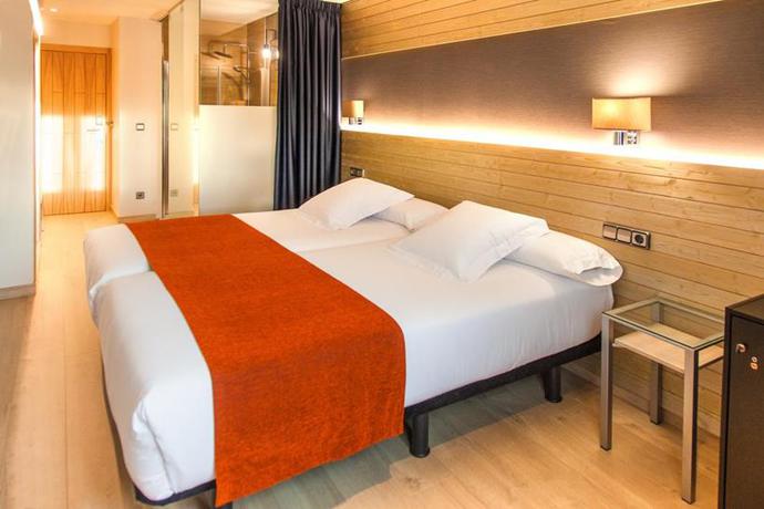 Imagen de la habitación del Hotel Avenida, A Coruña. Foto 4