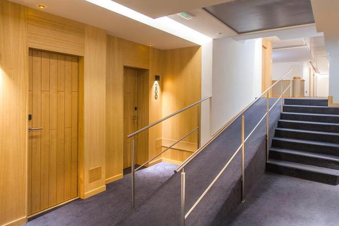 Imagen de los interiores del Hotel Avenida, A Coruña. Foto 10