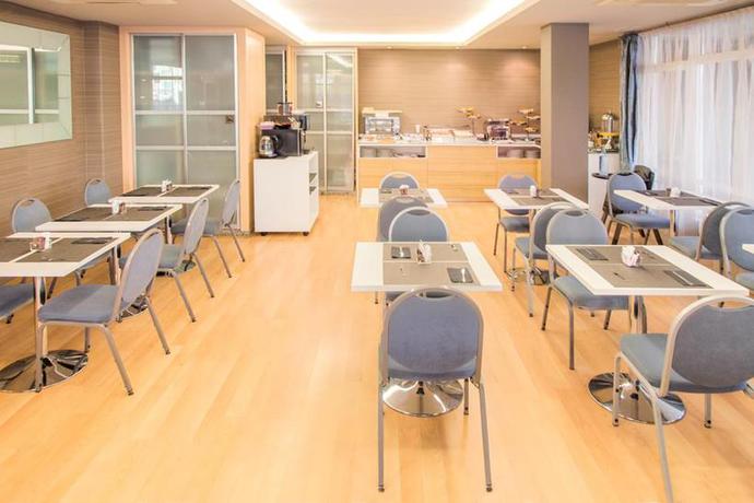 Imagen del bar/restaurante del Hotel Avenida, A Coruña. Foto 3