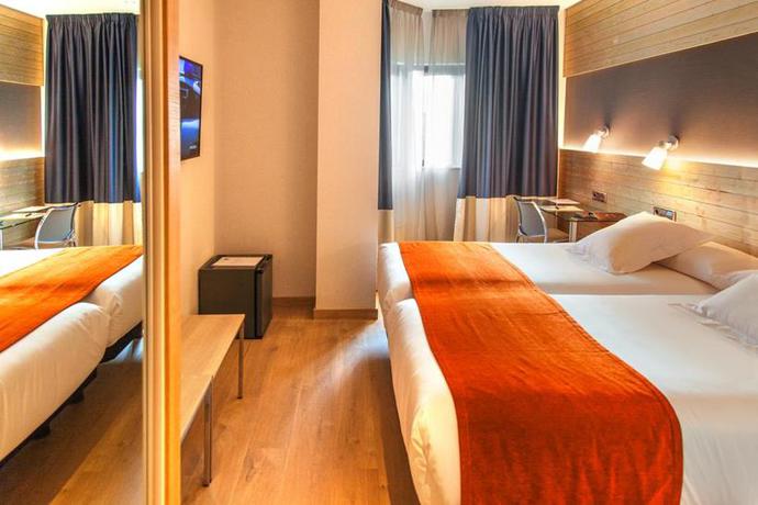 Imagen de la habitación del Hotel Avenida, A Coruña. Foto 5