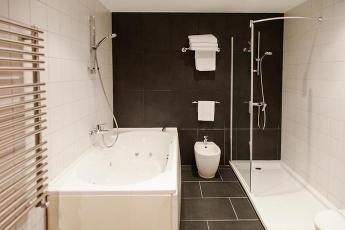 Imagen de la habitación del Hotel Avenida, A Coruña. Foto 6