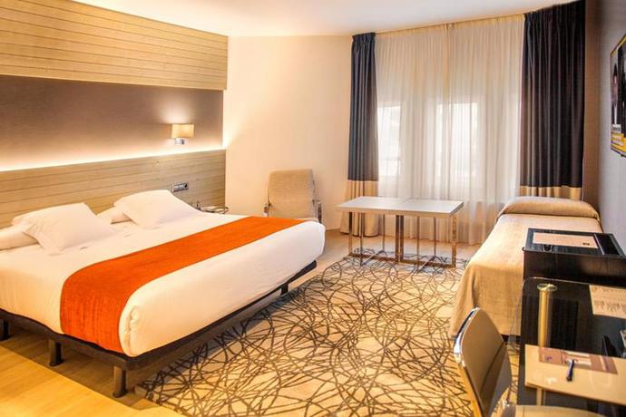 Imagen de la habitación del Hotel Avenida, A Coruña. Foto 7