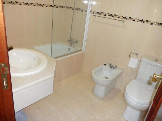 Imagen de la habitación del Hotel Avenida, Baiona. Foto 3