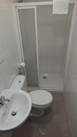 Imagen de la habitación del Hotel Avenida, Baiona. Foto 5