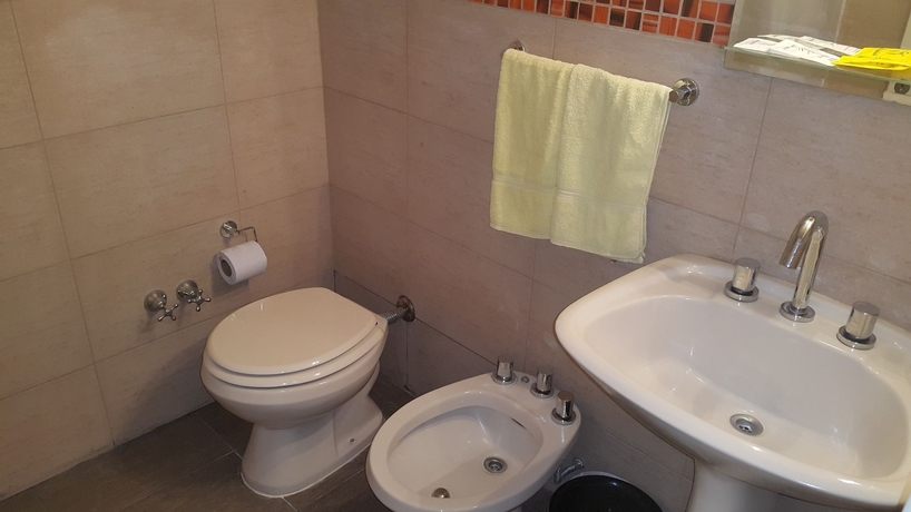 Imagen de la habitación del Hotel Avenida, Buenos Aires. Foto 3