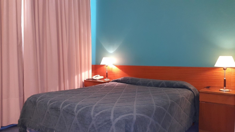 Imagen de la habitación del Hotel Avenida, Buenos Aires. Foto 8