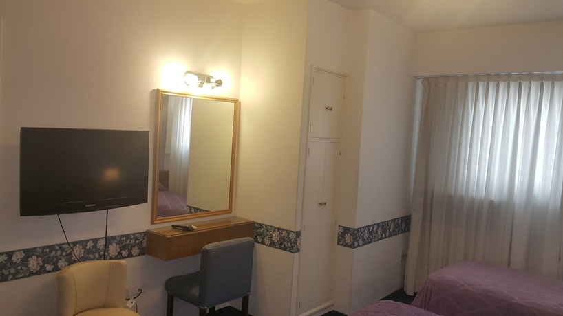 Imagen de la habitación del Hotel Avenida, Buenos Aires. Foto 9