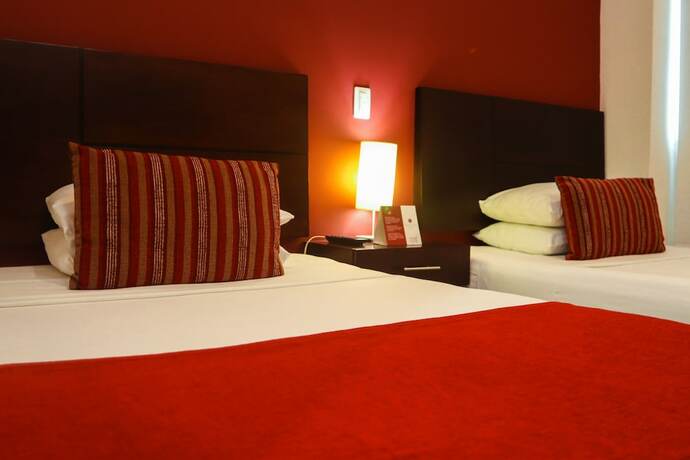 Imagen de la habitación del Hotel Avenida Buenos Aires. Foto 13