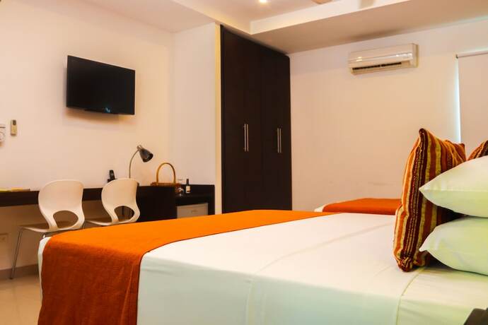 Imagen de la habitación del Hotel Avenida Buenos Aires. Foto 15