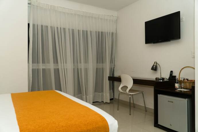 Imagen de la habitación del Hotel Avenida Buenos Aires. Foto 17