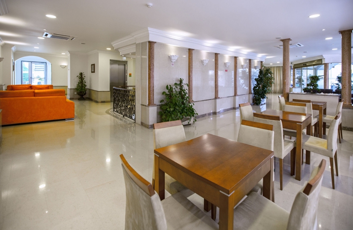 Imagen de los interiores del Hotel Avenida De Fátima. Foto 15