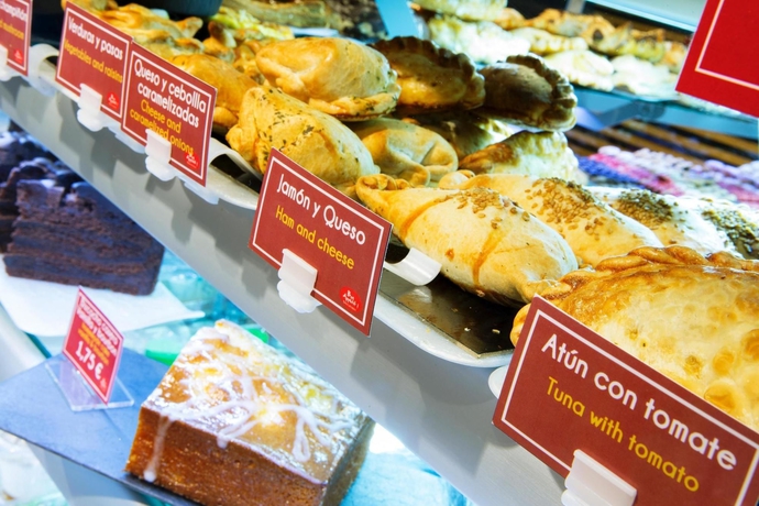 Imagen de los exteriores del Hotel Avenida Gran Via. Foto 13