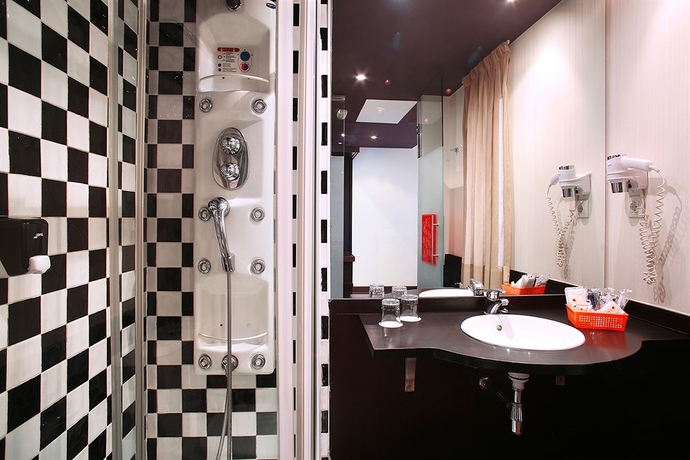 Imagen de la habitación del Hotel Avenida Gran Via. Foto 11