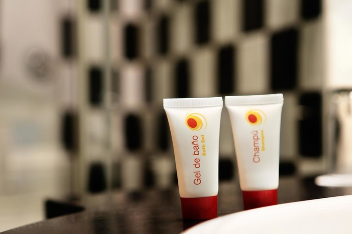 Imagen de la habitación del Hotel Avenida Gran Via. Foto 12