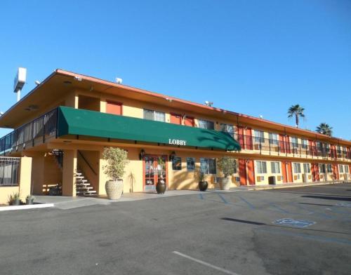 Imagen general del Hotel Avenida Oceanside - Camp Pendleton. Foto 4