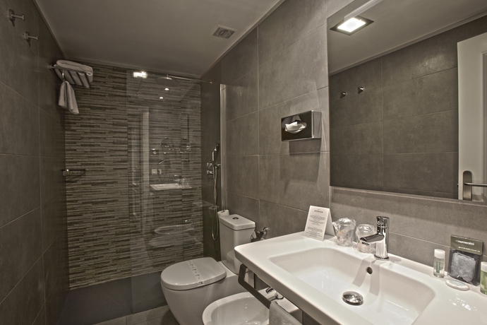 Imagen de la habitación del Hotel Avenida, Pamplona. Foto 14