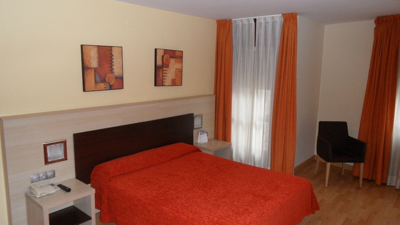 Imagen de la habitación del Hotel Avenida, Pontevedra Ciudad. Foto 3