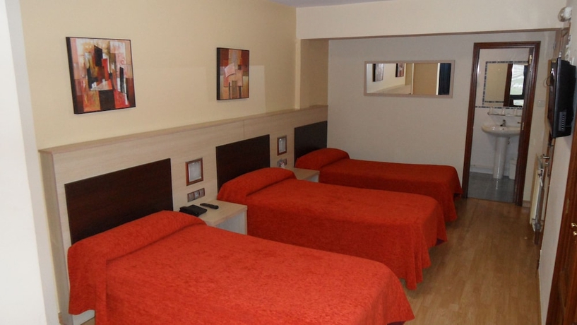 Imagen de la habitación del Hotel Avenida, Pontevedra Ciudad. Foto 4