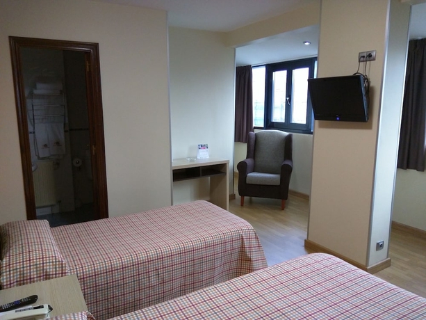 Imagen de la habitación del Hotel Avenida, Pontevedra Ciudad. Foto 11