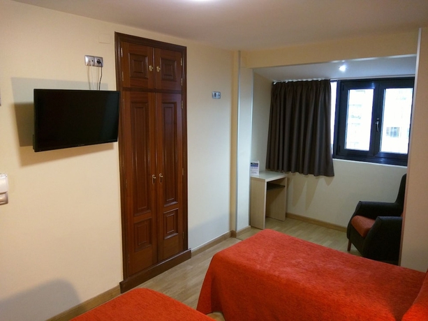 Imagen de la habitación del Hotel Avenida, Pontevedra Ciudad. Foto 14