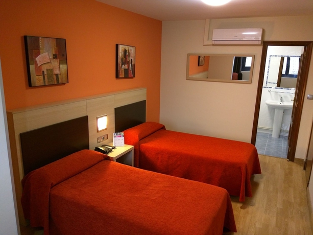 Imagen de la habitación del Hotel Avenida, Pontevedra Ciudad. Foto 16