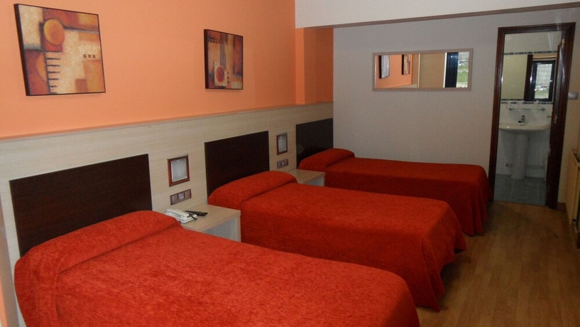 Imagen de la habitación del Hotel Avenida, Pontevedra Ciudad. Foto 17