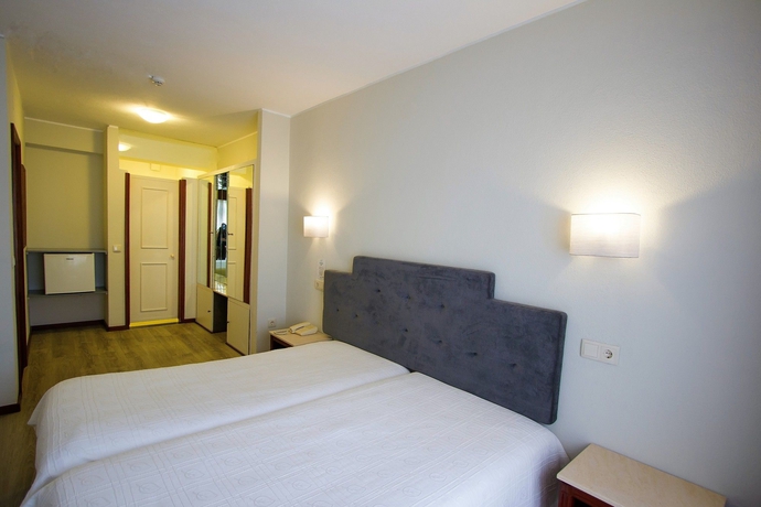 Imagen de la habitación del Hotel Avenida, Povoa de Varzim. Foto 8