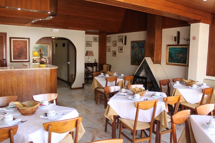 Imagen del bar/restaurante del Hotel Avenida, Povoa de Varzim. Foto 5