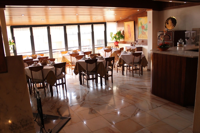 Imagen del bar/restaurante del Hotel Avenida, Povoa de Varzim. Foto 6