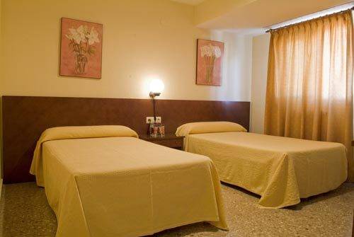 Imagen de la habitación del Hotel Avenida, Requena. Foto 4