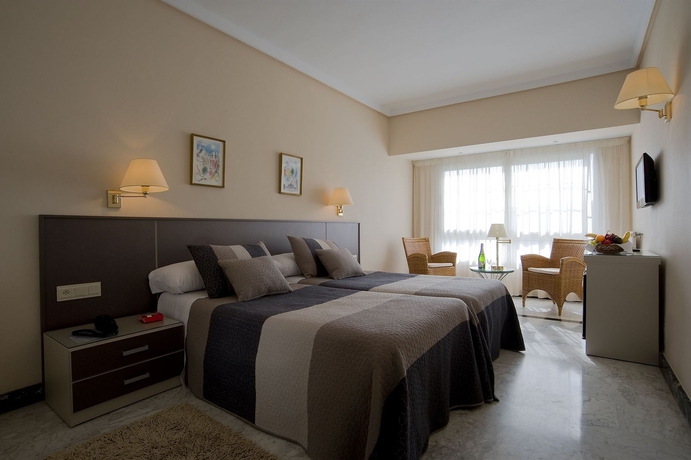 Imagen de la habitación del Hotel Avenida, San Sebastián. Foto 2