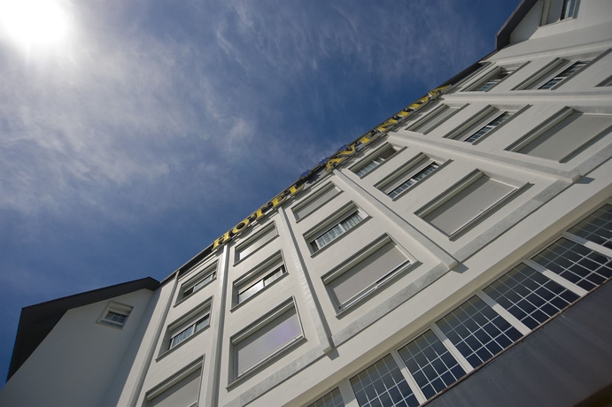 Imagen de los exteriores del Hotel Avenida, San Sebastián. Foto 5