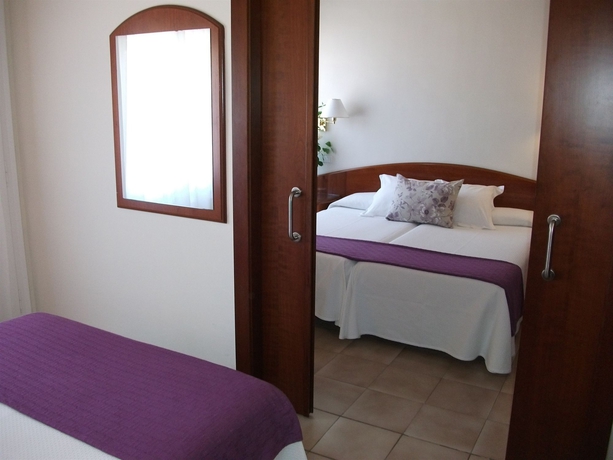 Imagen de la habitación del Hotel Avenida, Tossa de Mar. Foto 4