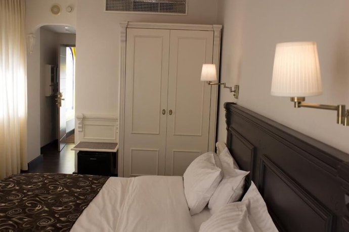 Imagen de la habitación del Hotel Avent Verahotel. Foto 9