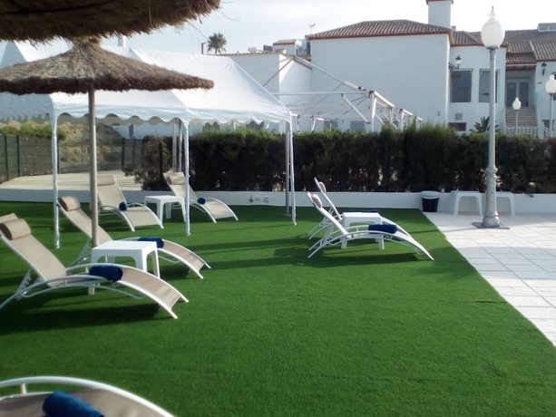 Imagen de la piscina del Hotel Avent Verahotel. Foto 18