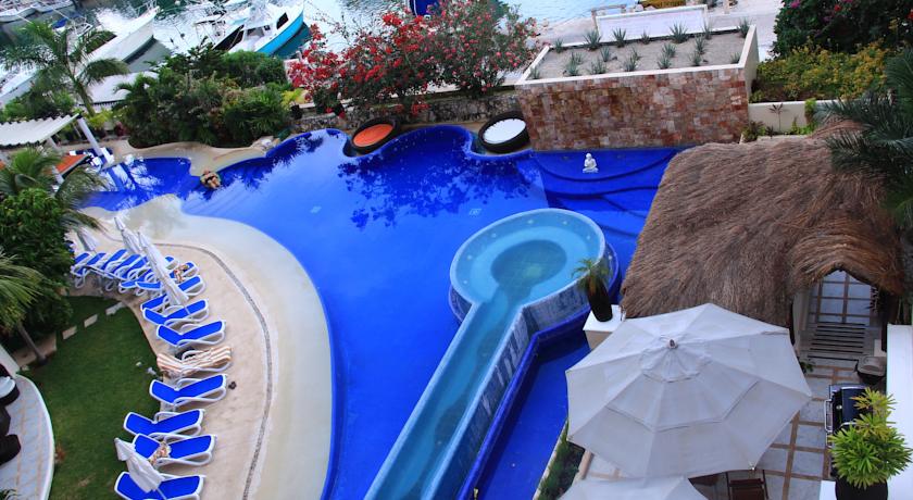 Imagen de la piscina del Hotel Aventuras Club. Foto 9
