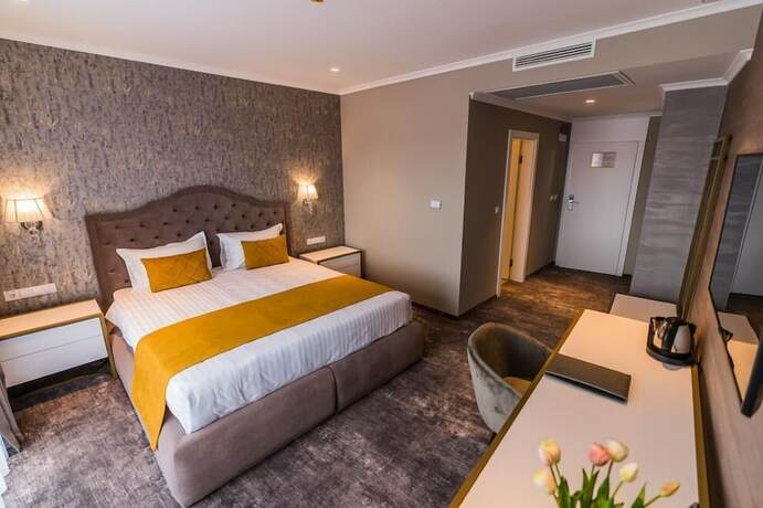 Imagen de la habitación del Hotel Aventus. Foto 17