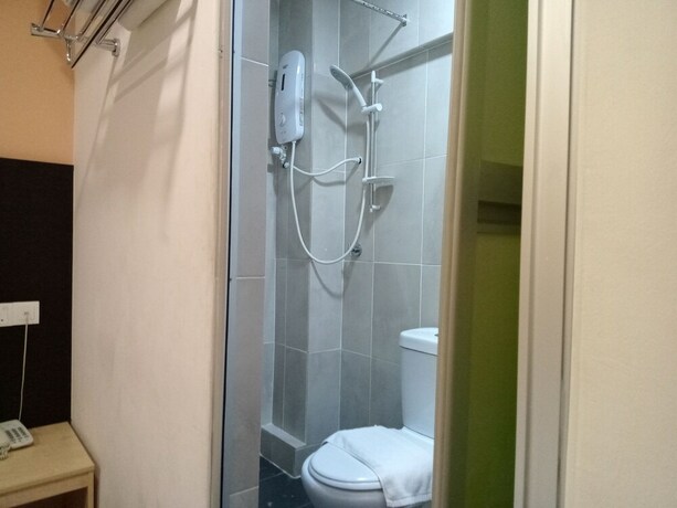 Imagen de la habitación del Hotel Avenue Bangi Hotel. Foto 6