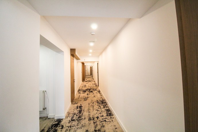 Imagen de los interiores del Hotel Avenue, Buzau. Foto 15