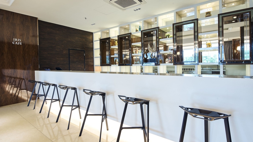 Imagen del bar/restaurante del Hotel Avenue Garden. Foto 6